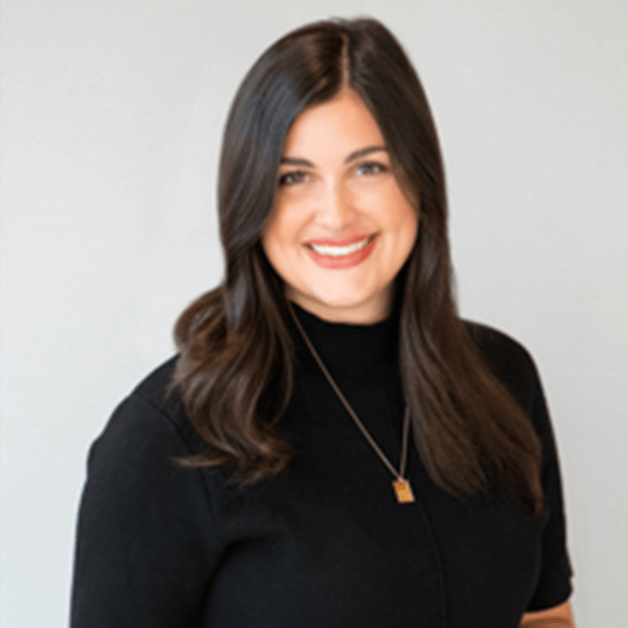 Erin Rehkamp headshot