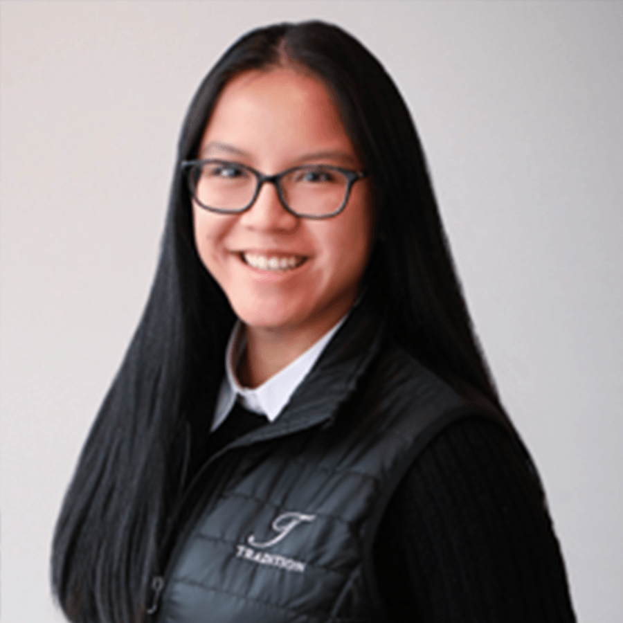 Hannah Regehr headshot