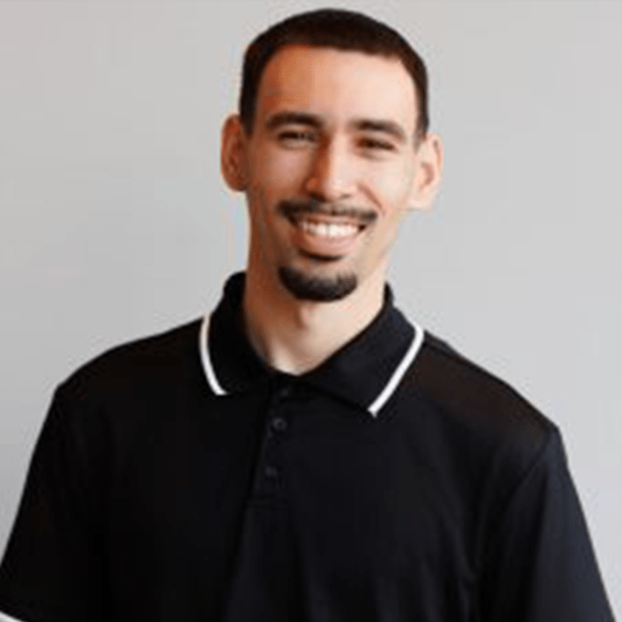 Noah Randall headshot