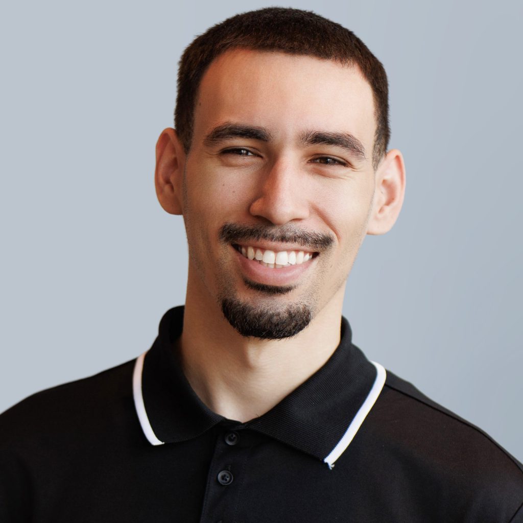 Noah Randall headshot